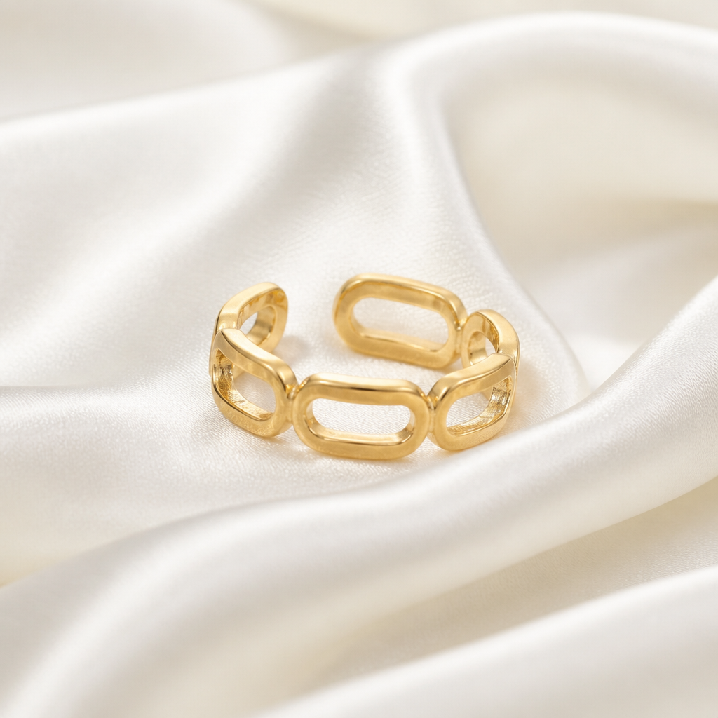 Élan Geometric Link Gold Ring
