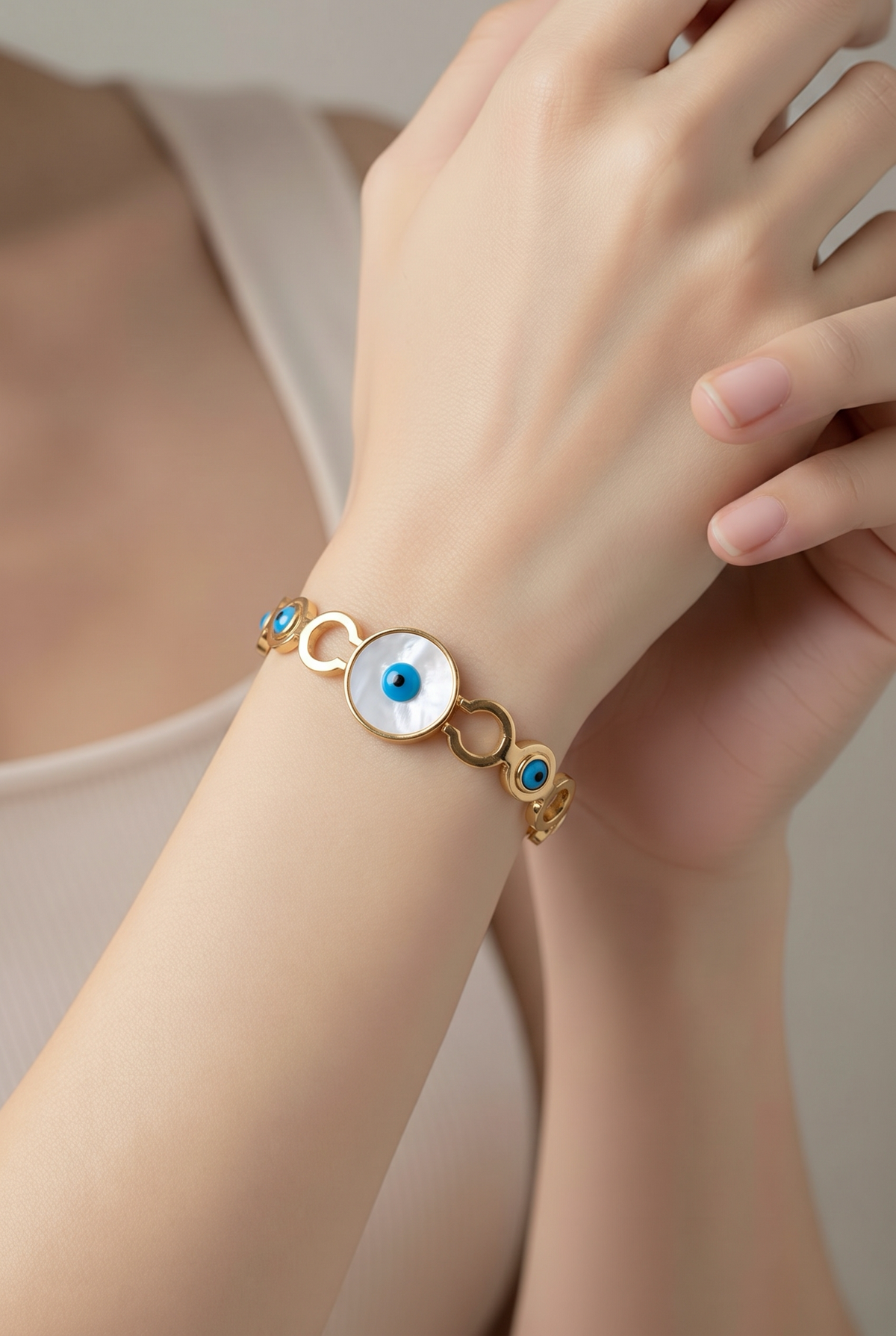 Pearl Eye Link Bangle