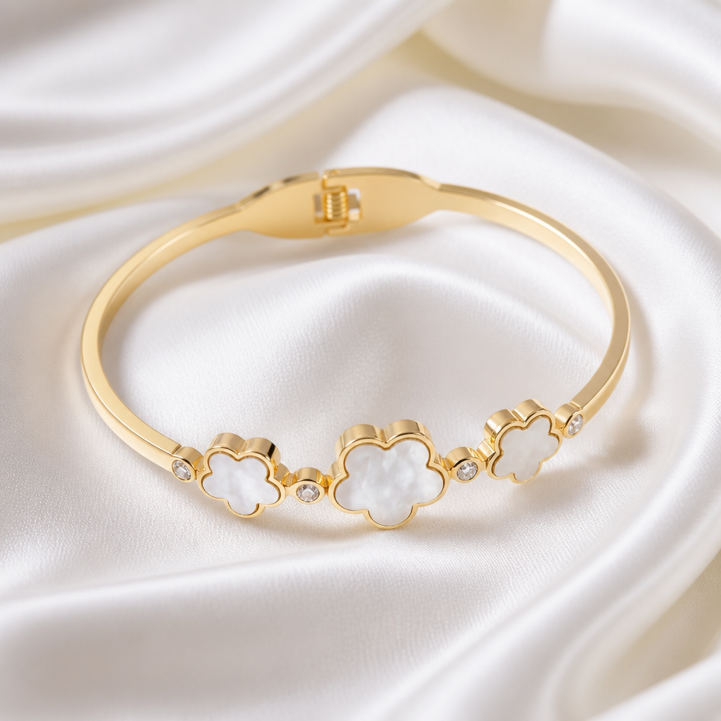 Camellia Pearl Clover Gold Bangle