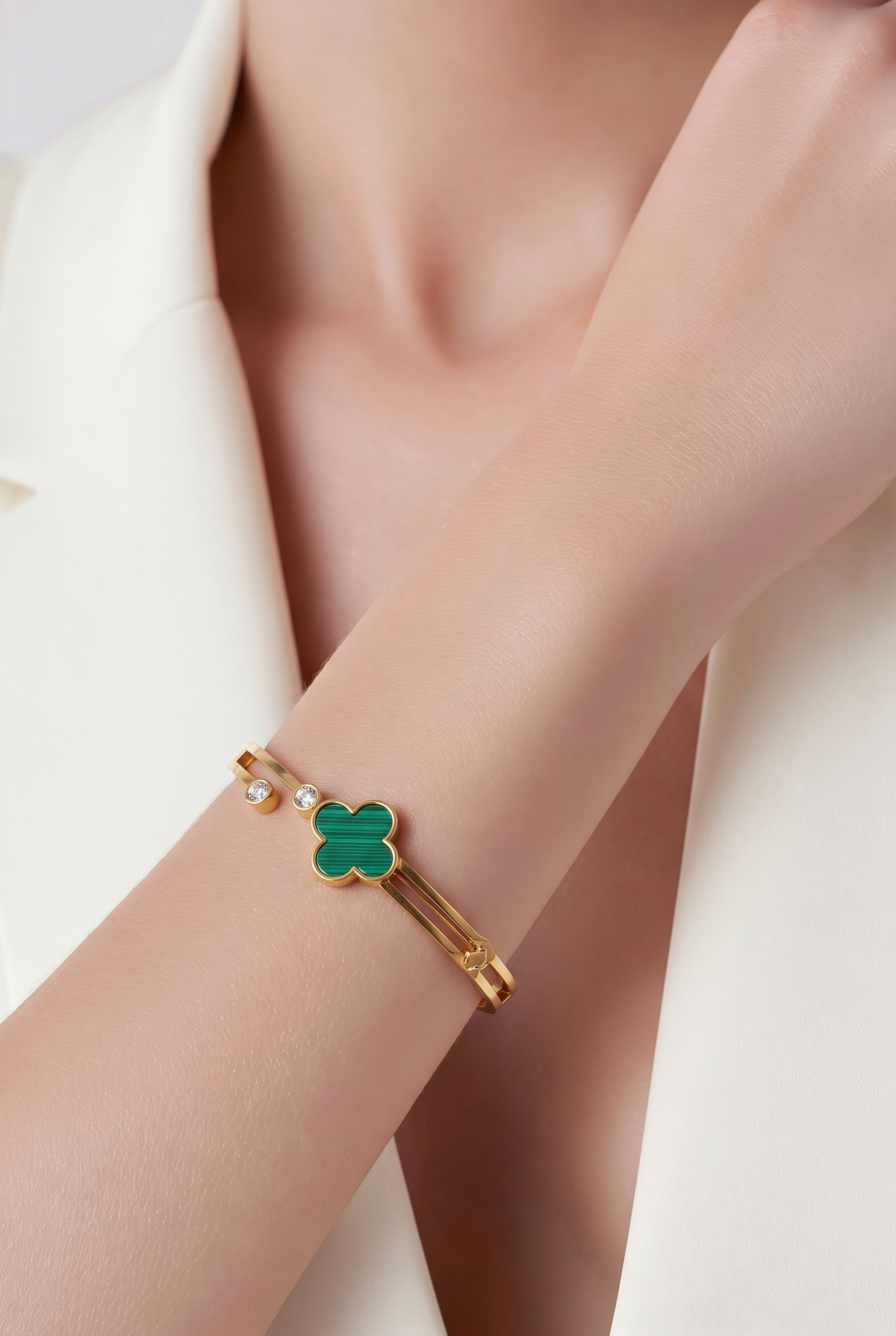 Emerald Clover Crystal Bangle