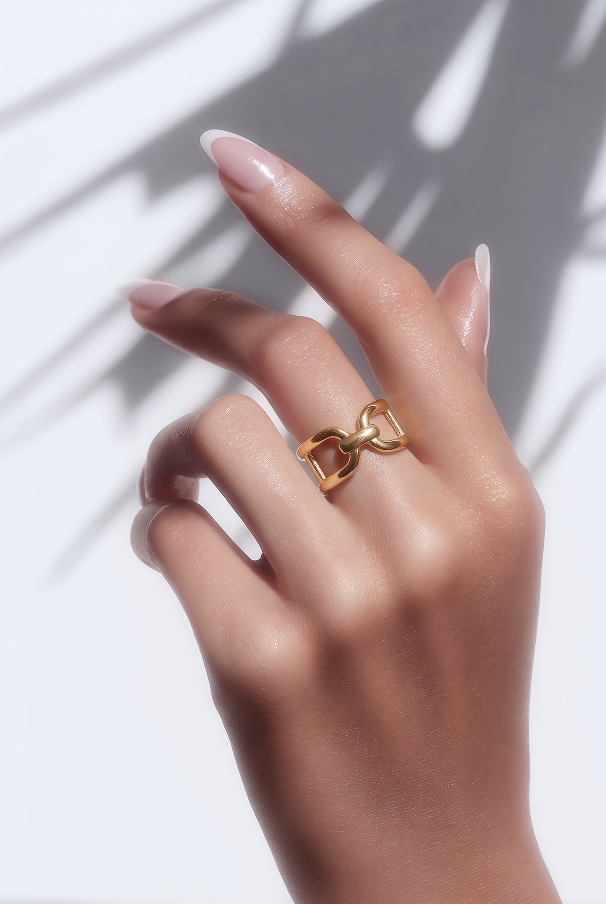 Elara Sculpted Link Gold Ring
