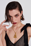 Muse Golden Lips Pendant Necklace